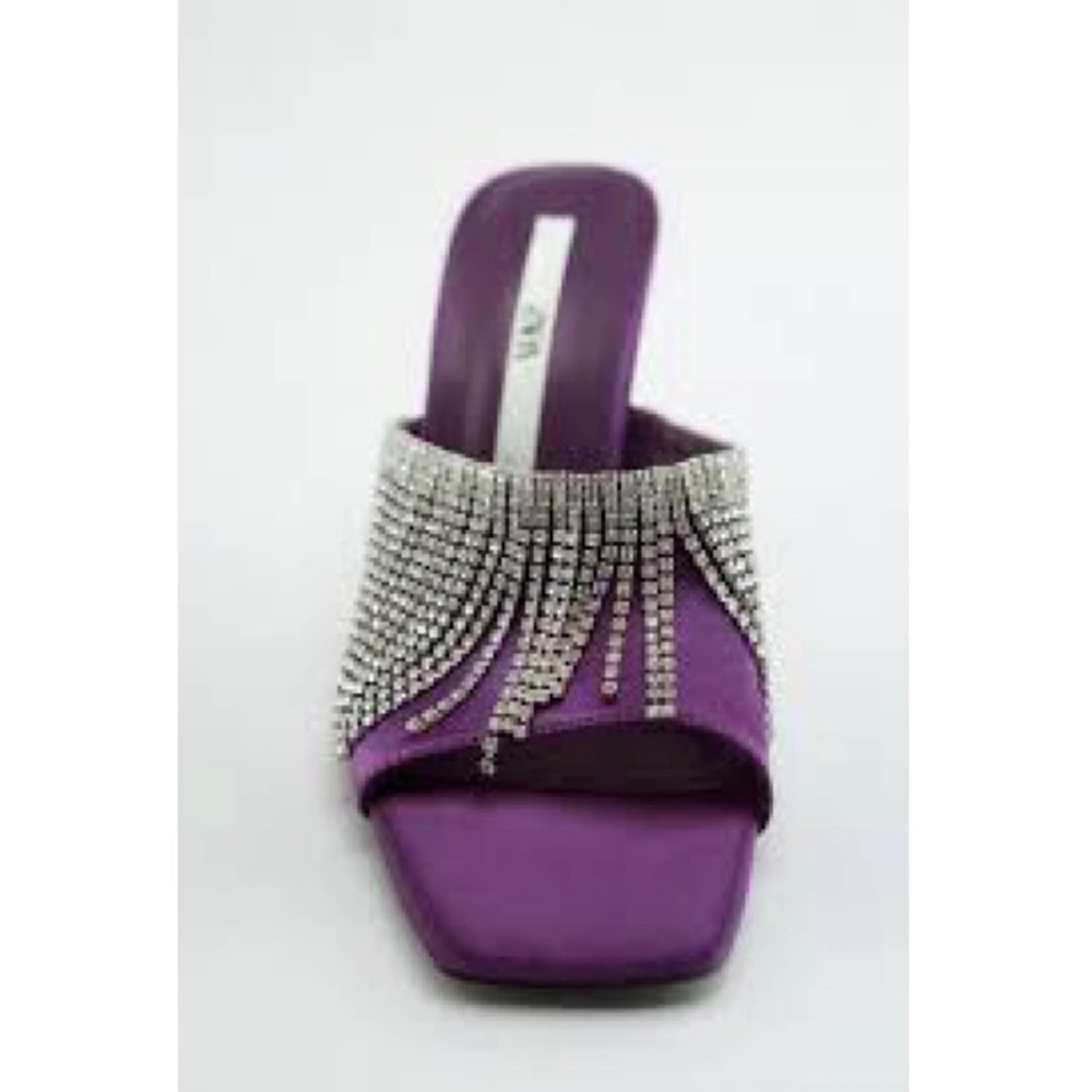 ZARA PURPLE RHINESTONES HEELED SANDALS  Size 8  3800/810